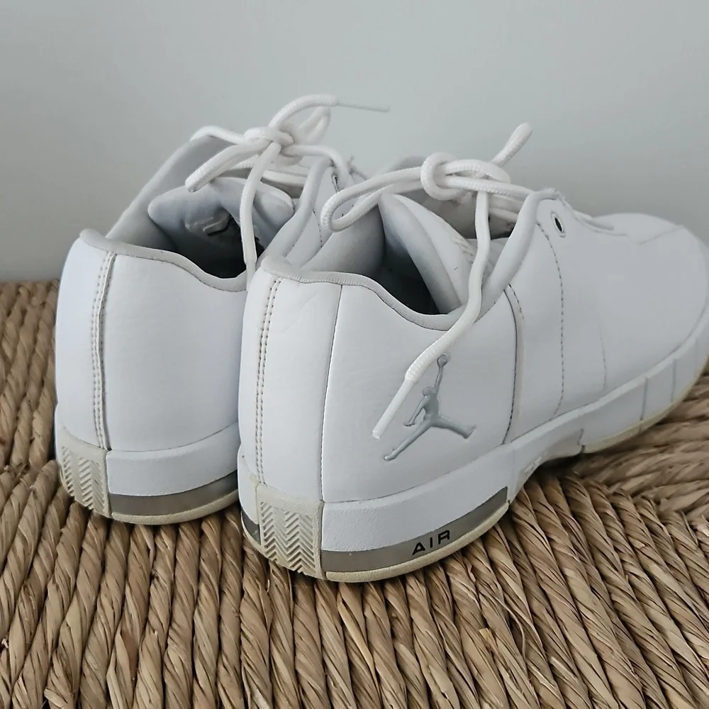 Nike Air White Jordan Sneakers 6Y